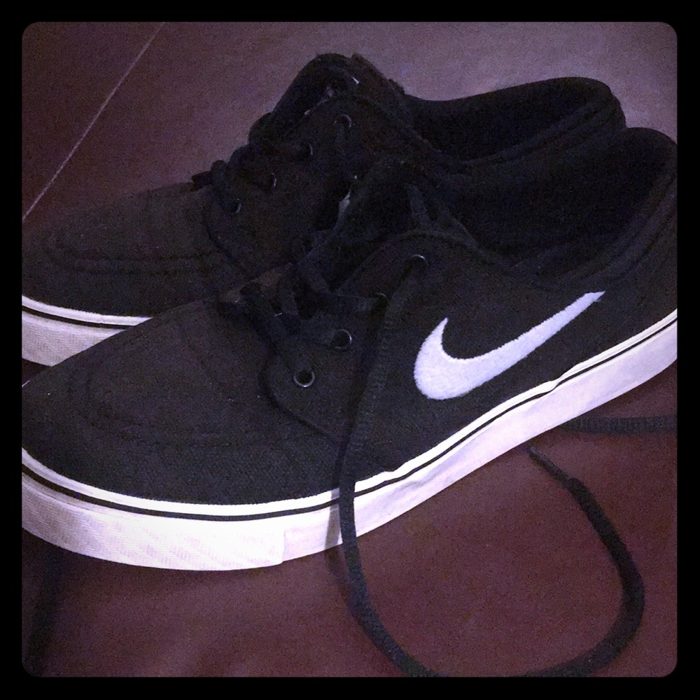 Stefan Janowski women’s Nikes size 7.5 or Youth 6